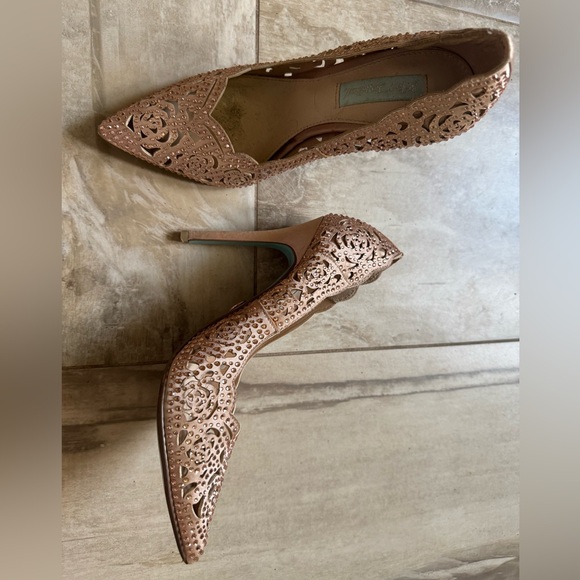 BETSEY JOHNSON Elsa Rose Gold Rhinestone bridal heels: Size 7 - Picture 7 of 12